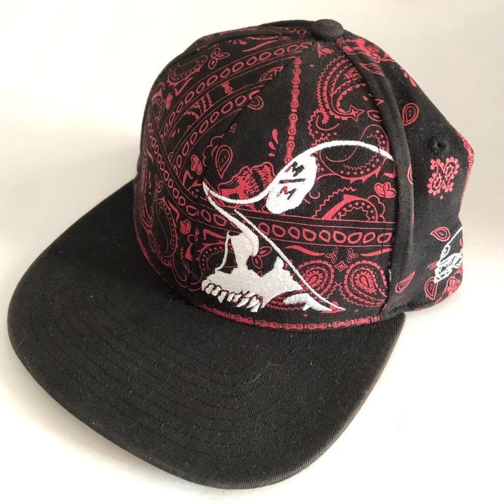 🔥Metal Mulisha Black and Red Bandana Skull Cap Y2K Skater Streetwear